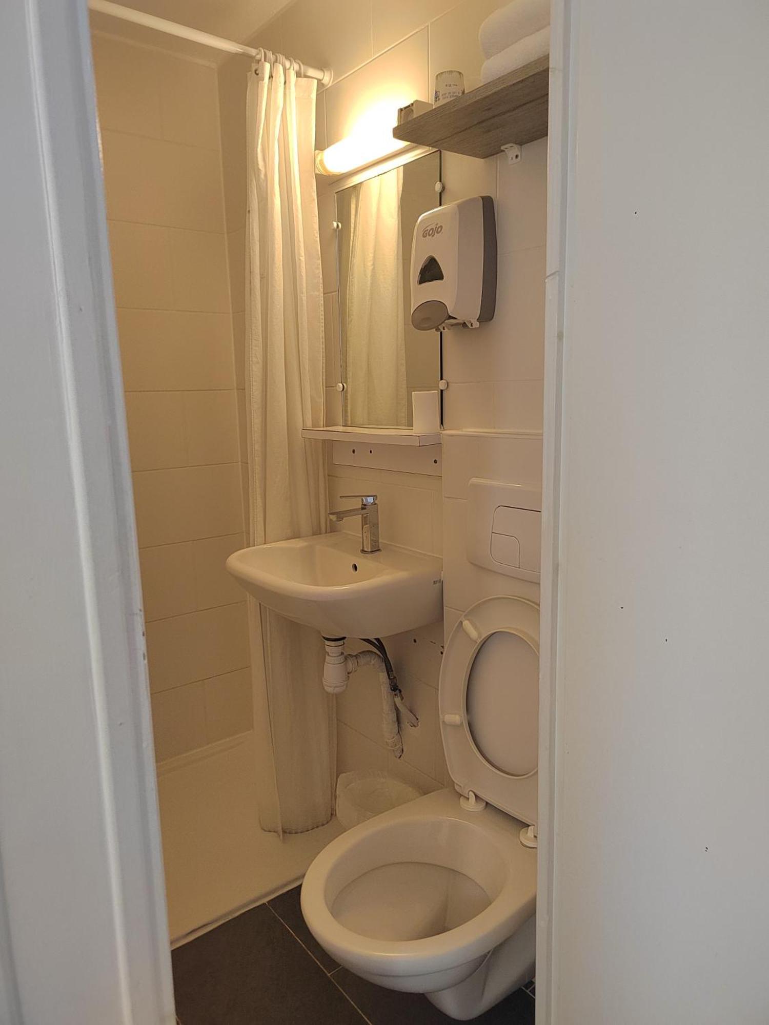 Bouafle Alpha Hotel מראה חיצוני תמונה