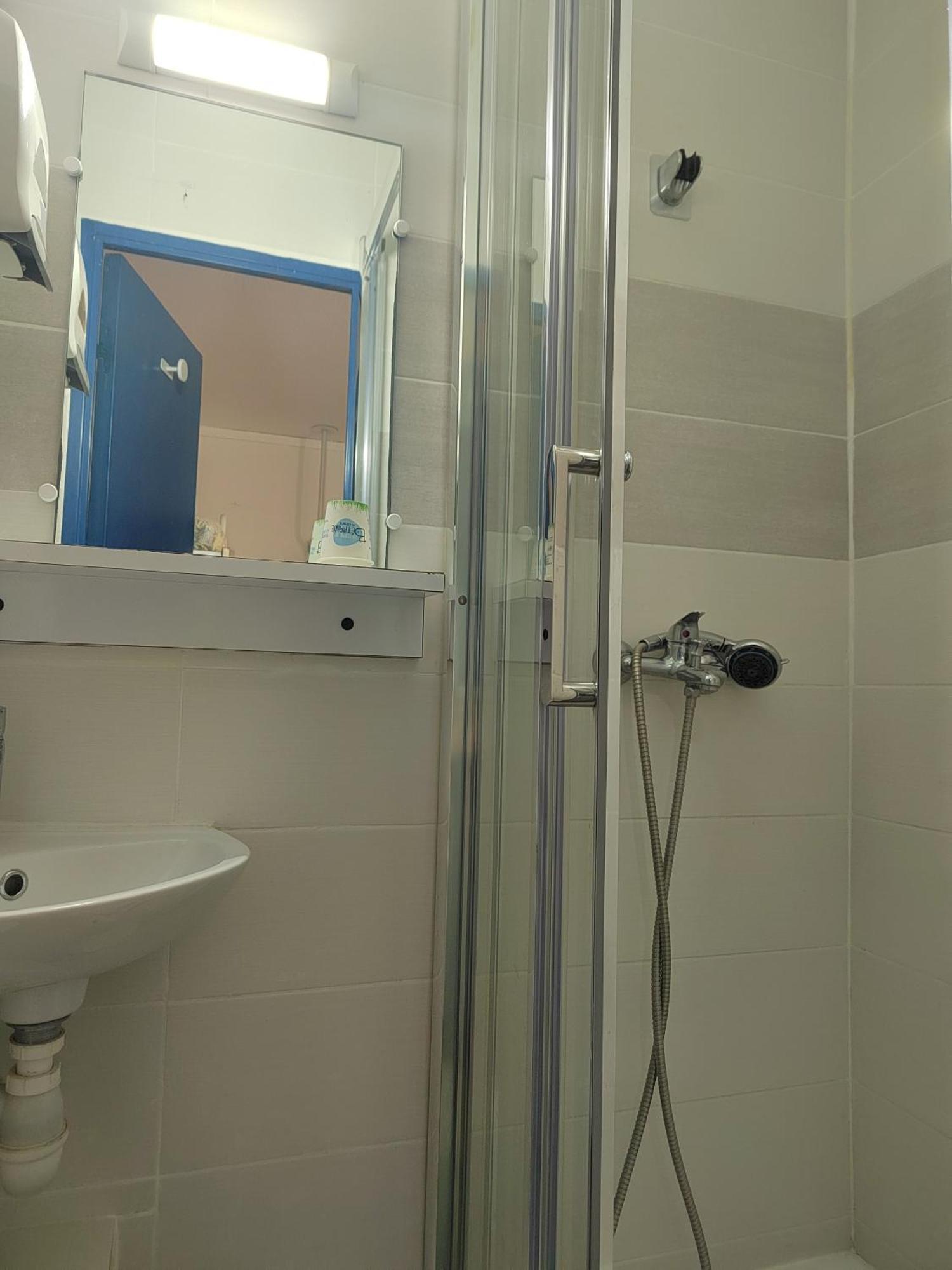 Bouafle Alpha Hotel מראה חיצוני תמונה